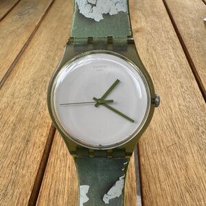 Swatch Watch Rough Green SUOG105 - New Battery, Runs Great